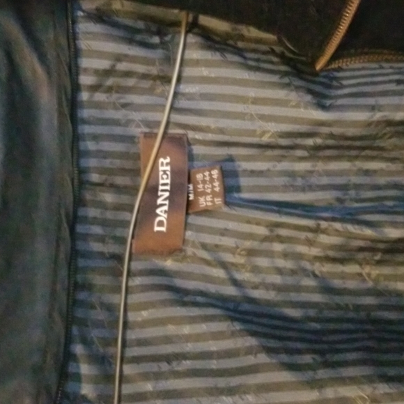 ❤ Danier Black Leather Moto Style Coat / Jacket ❤ - Picture 5 of 12